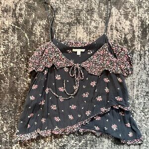 American Eagle Floral Black and Pink Women's Top